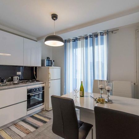 Appartamento Apartman Lux Daruvar Esterno foto