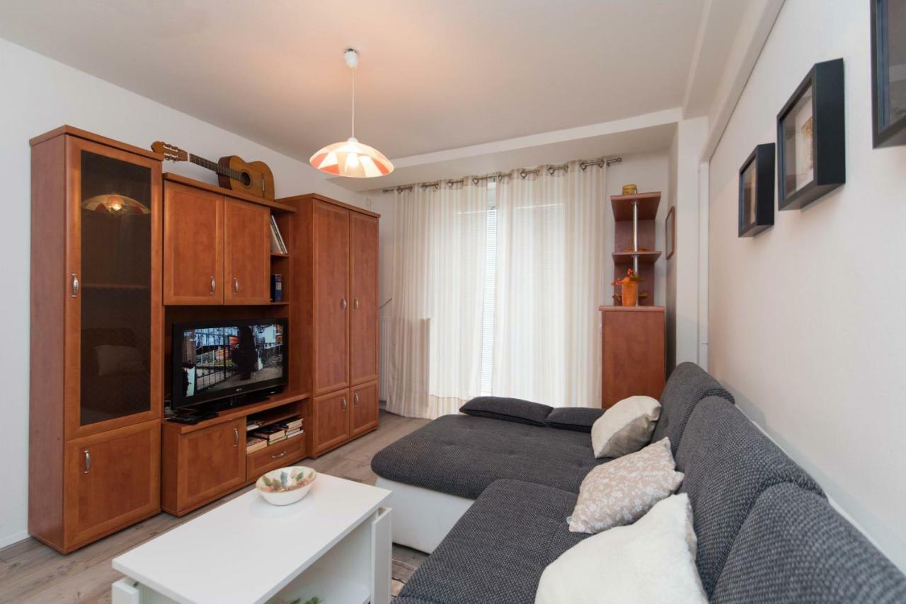 Appartamento Apartman Lux Daruvar Esterno foto